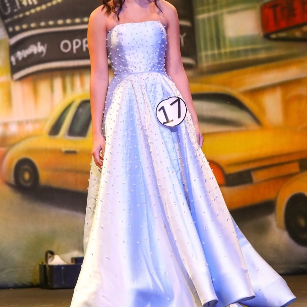 Sherri Hill formal gown